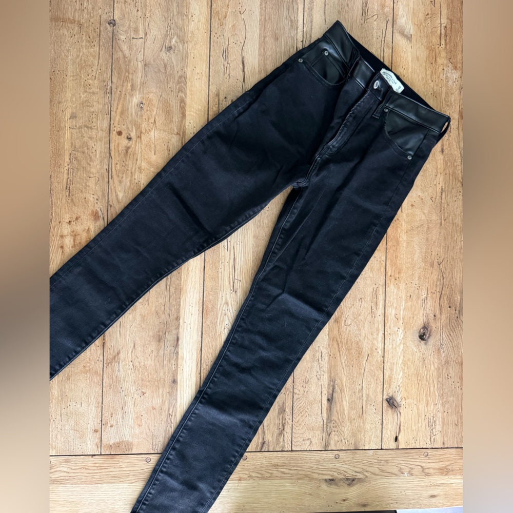 NWT! Abercrombie & Fitch Women's Dark Skinny Jeans